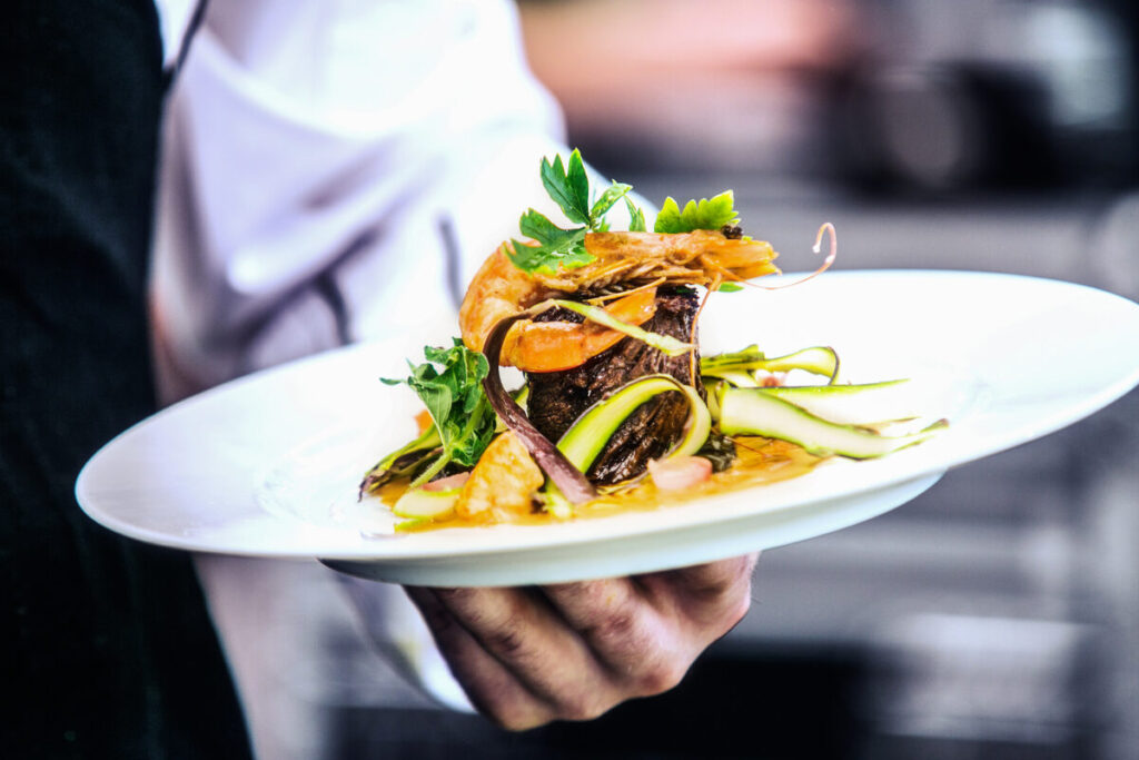 A Foodie’s Guide to the Best Eats in Roscoe Village: Where Local Flavors Shine
